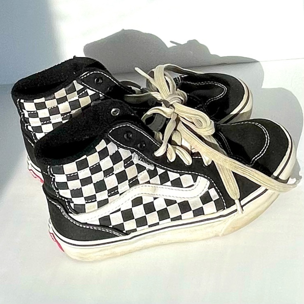 GIRLS' VANS FILMORE HI PLATFORM SNEAKERS, black/white checkered, size US 3.0